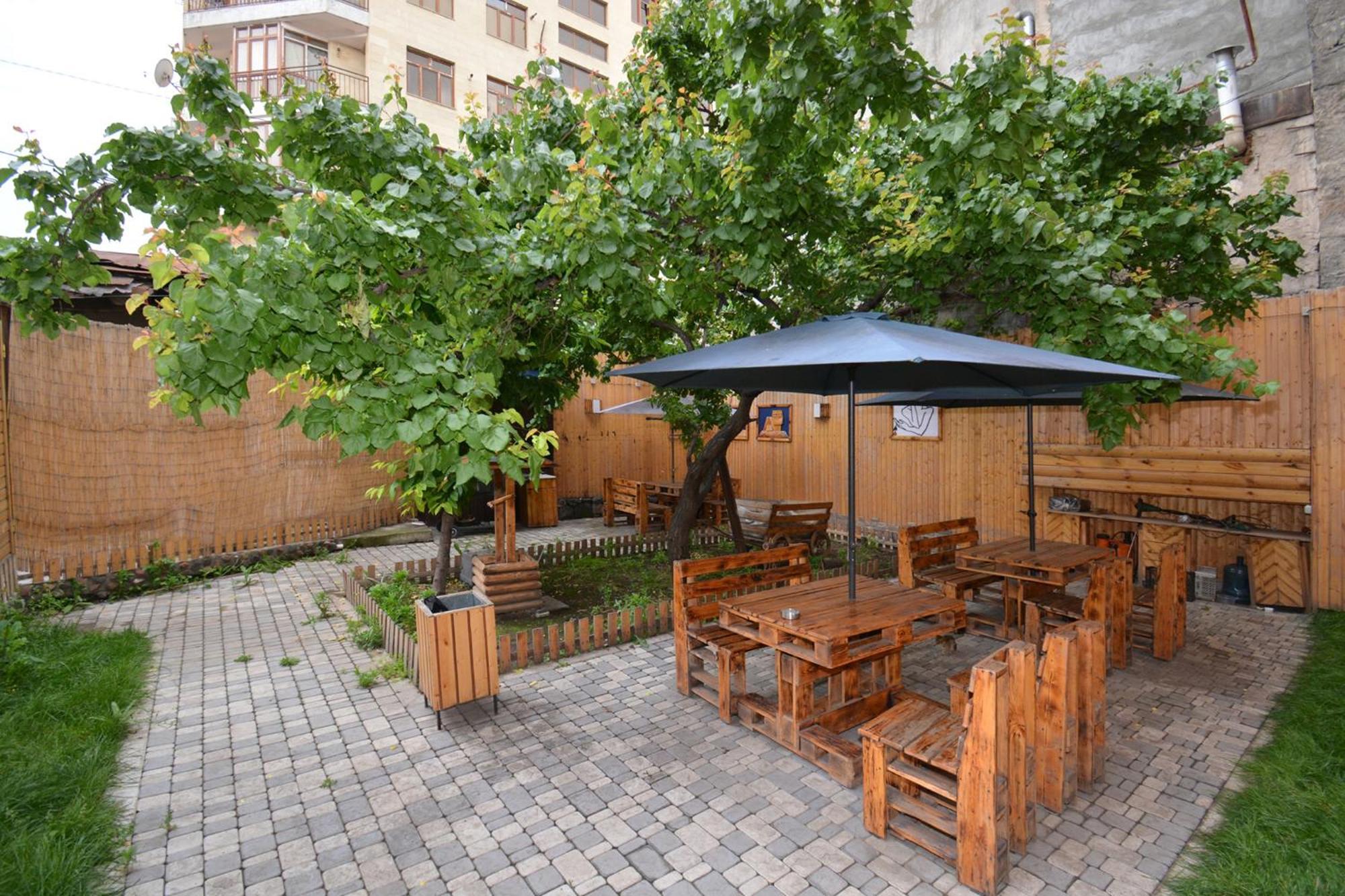 Hotel Partiez Yerevan Exterior photo