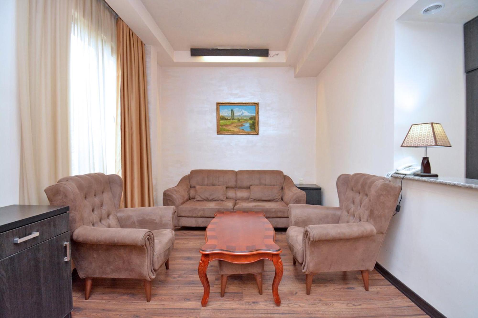 Hotel Partiez Yerevan Exterior photo