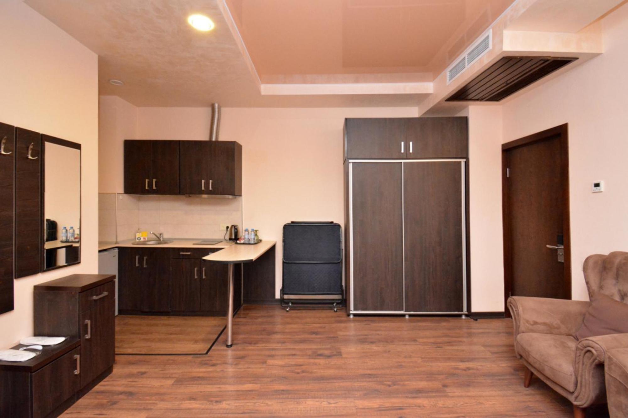Hotel Partiez Yerevan Exterior photo