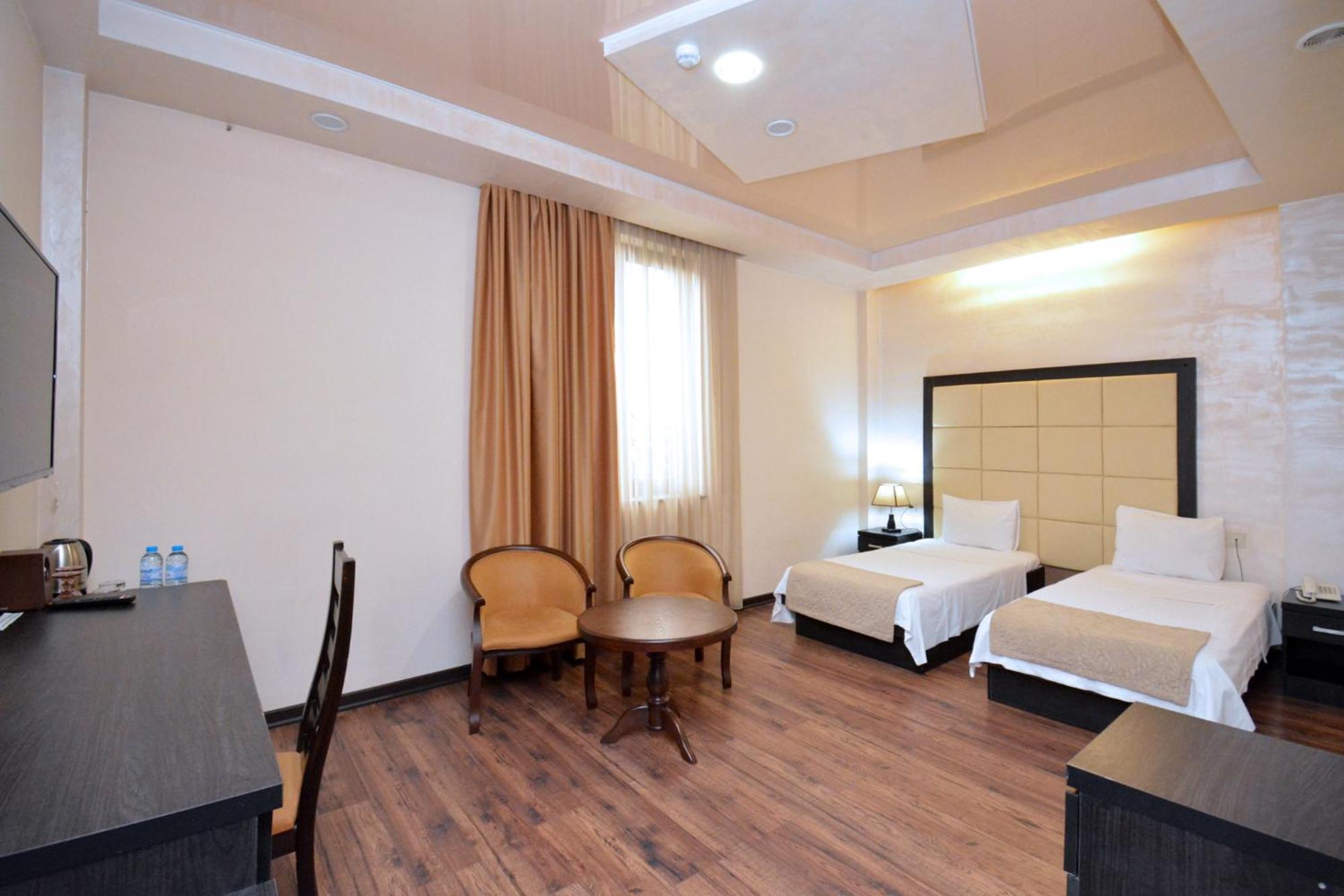 Hotel Partiez Yerevan Exterior photo